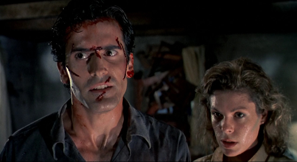 Bruce Campbell och Denise Bixler i Evil Dead 2