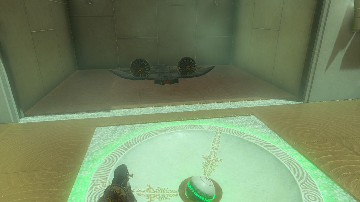 Link stirrar på en vinge med två fans på i Orochium Shrine i Zelda Tears of the Kingdom.