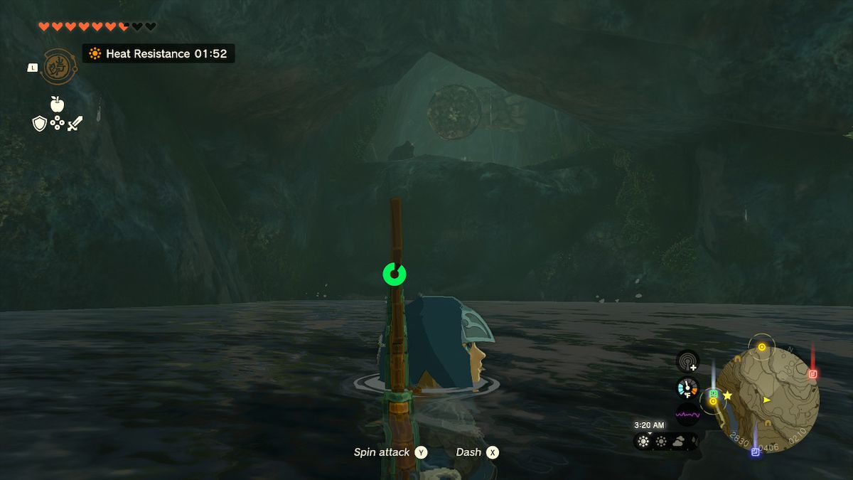 Link flyter i en vattenpöl medan en Like Like ser ut från en lucka i grottan i Zelda: Tears of the kingdom