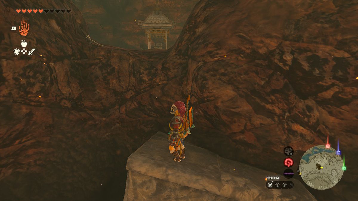 Link står bredvid ingången till skattrummet med kistan inuti i Zelda: Tears of the Kingdom