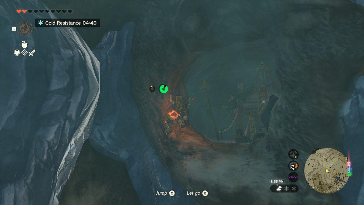 Link tar ett steg under klättringen för att komma till ett skattrum i Zelda: Tears of the Kingdom