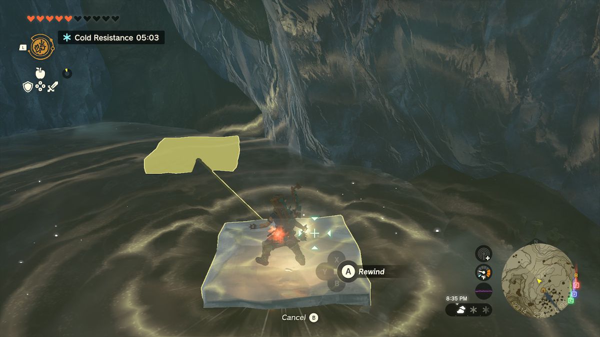 Link använder Recall på en flytande isstruktur för att undvika att vatten fryser i Zelda: Tears of the Kingdom