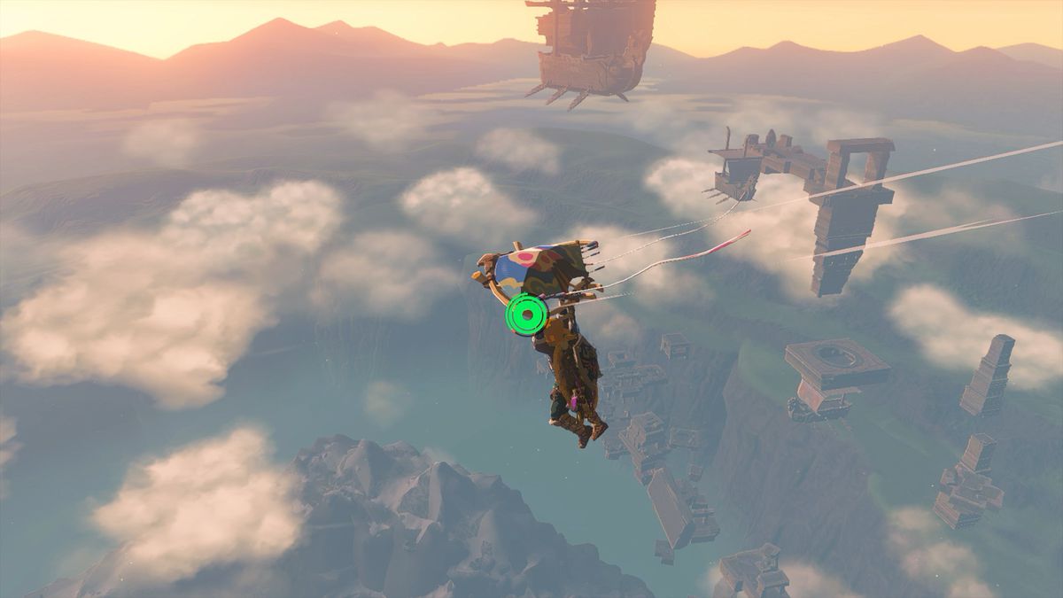 Länk glida genom himlen med en paraglider som har en äggdesign i The Legend of Zelda: Tears of the Kingdom.