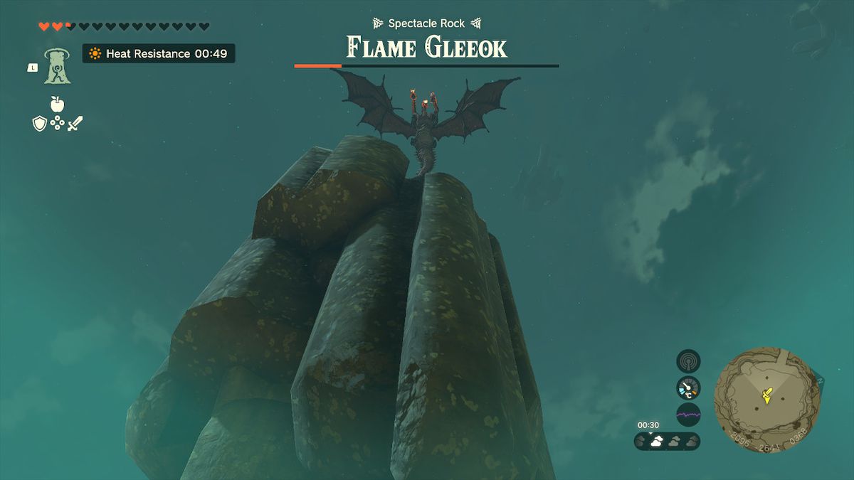 En flamma gleeok flyger högt ovanför Link i Zelda Tears of the Kingdom.