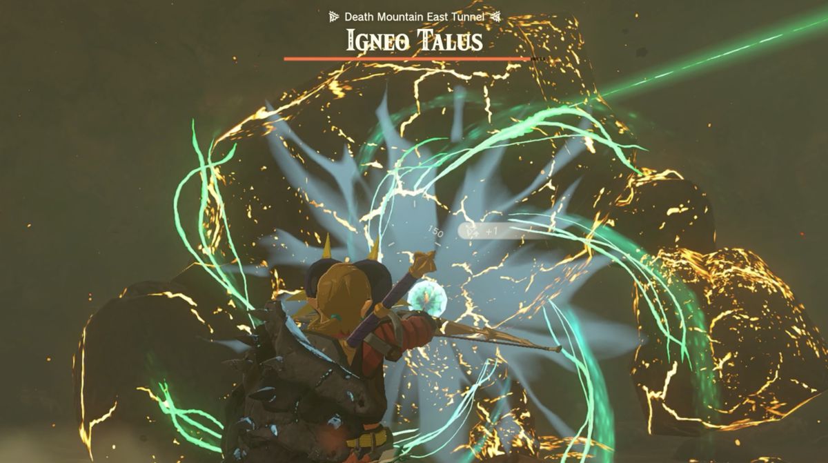 Link builds slåss mot en Igneo Talus i Death Mountain East Tunnel i Zelda: Tears of the Kingdom