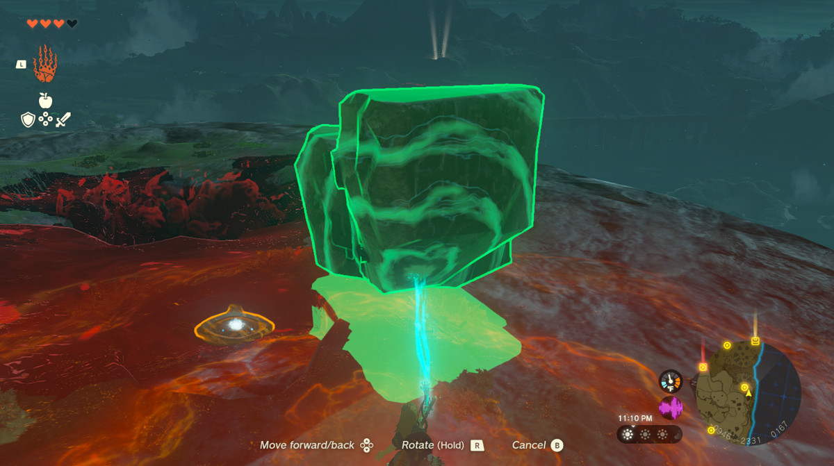 Link höjer ett gigantiskt stenblock med Ultrahand under uppdraget 