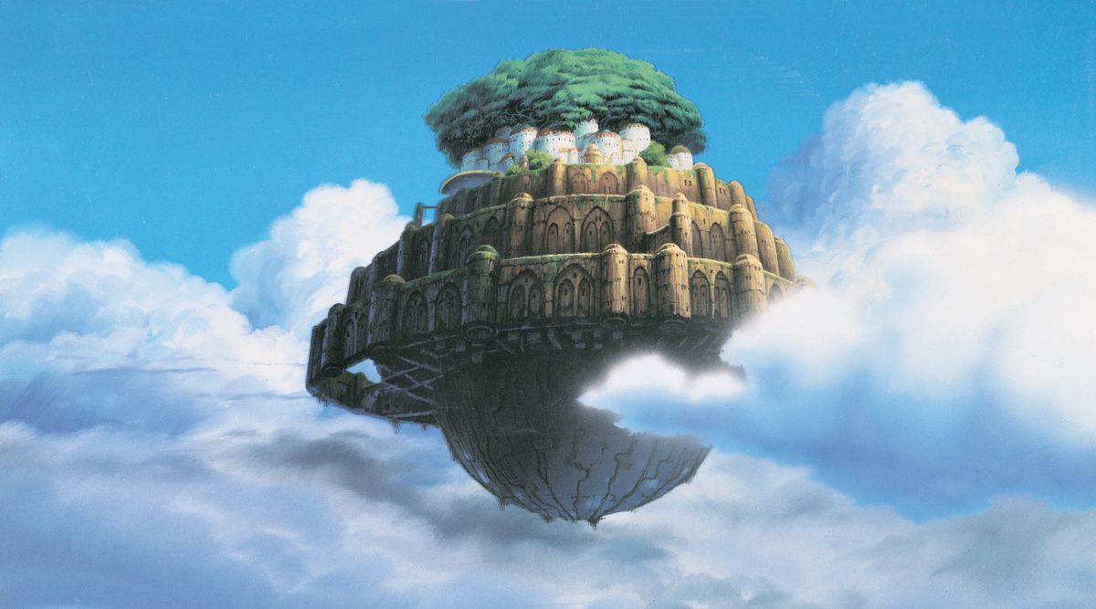 Den flygande staden Laputa, ett flerdäckt stenkomplex med ett stort träd som växer ut ur det, flyter inom molnen i Castle in the Sky.