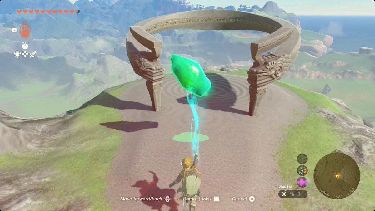 Link använder Ultrahand för att bära en kristall till Ishokin Shrine i The Legend of Zelda: Tears of the Kingdom