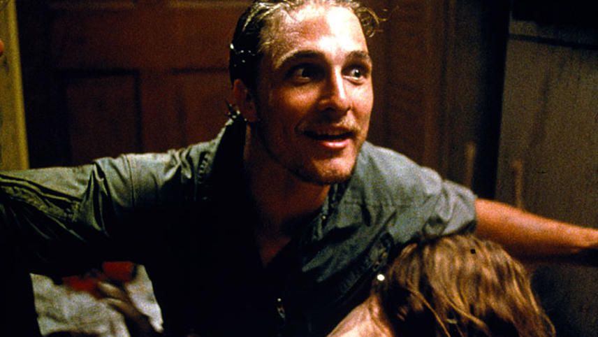 Matthew McConaughey i Texas Chainsaw Massacre: The Next Generation stirrar in i kameran