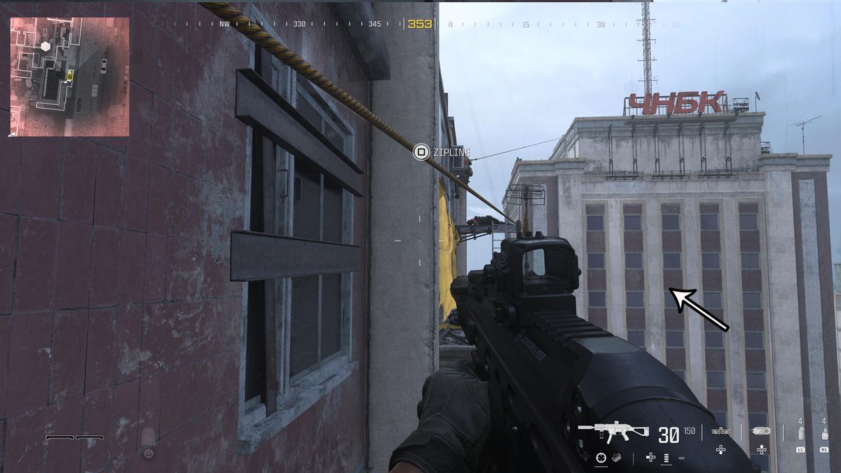 En soldat åker en zipline mellan byggnader i Highrise i MW3 samtidigt som han uppnår Elevator Out of Order-prestationen.