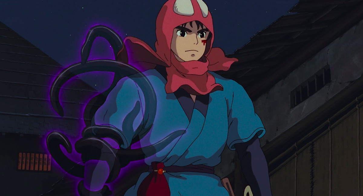 Krigaren Ashitaka går framåt, hans högra arm vrider sig med de halvgenomskinliga lila tentaklerna i hans andeförbannelse, i Princess Mononoke