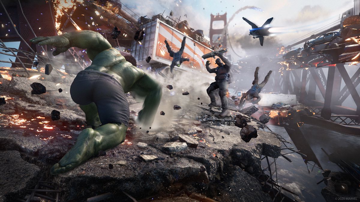 Hulk attackerar en fiende på Golden Gate Bridge i Marvel's Avengers