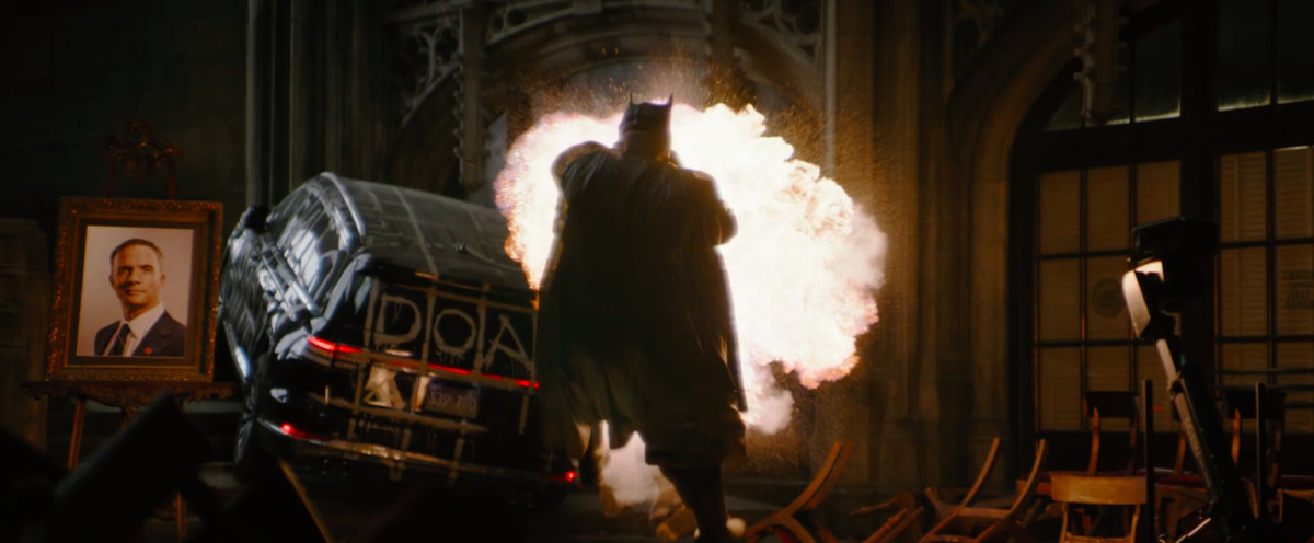 En explosion i en kyrka i Batman