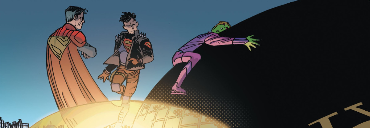Conner Kent och Jon Kent visar Braniac 5 världen ovanpå Daily Planet-byggnaden. Han kramar det med hela kroppen, i Action Comics # 1024, DC Comics (2020). 