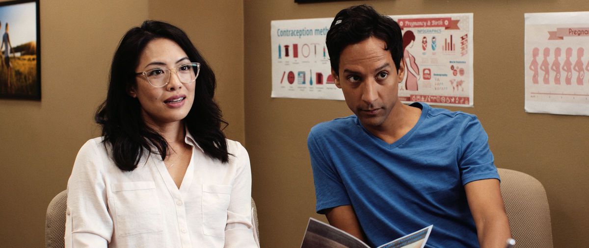 Danny Pudi och Emily Chang i Babysplitters