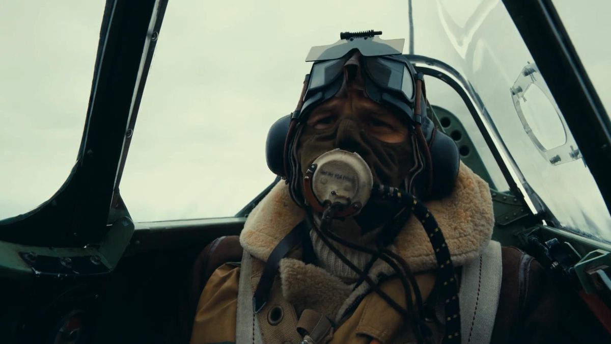 Tom Hardy i cockpit på sitt stridsflygplan i Dunkirk