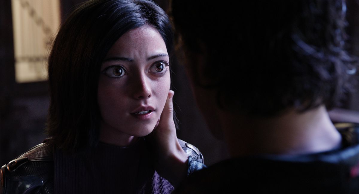 En digitalt förändrad Rosa Salazar i Alita: Battle Angel's titular role