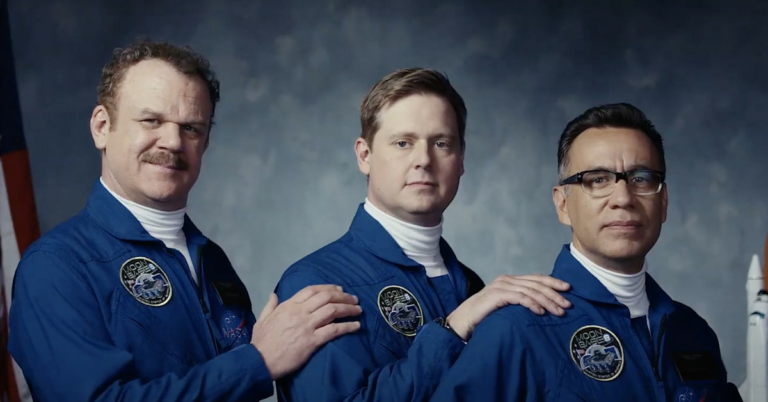 John C. Reilly, Tim Heidecker och Fred Armisen blir galna i trailern Moonbase 8