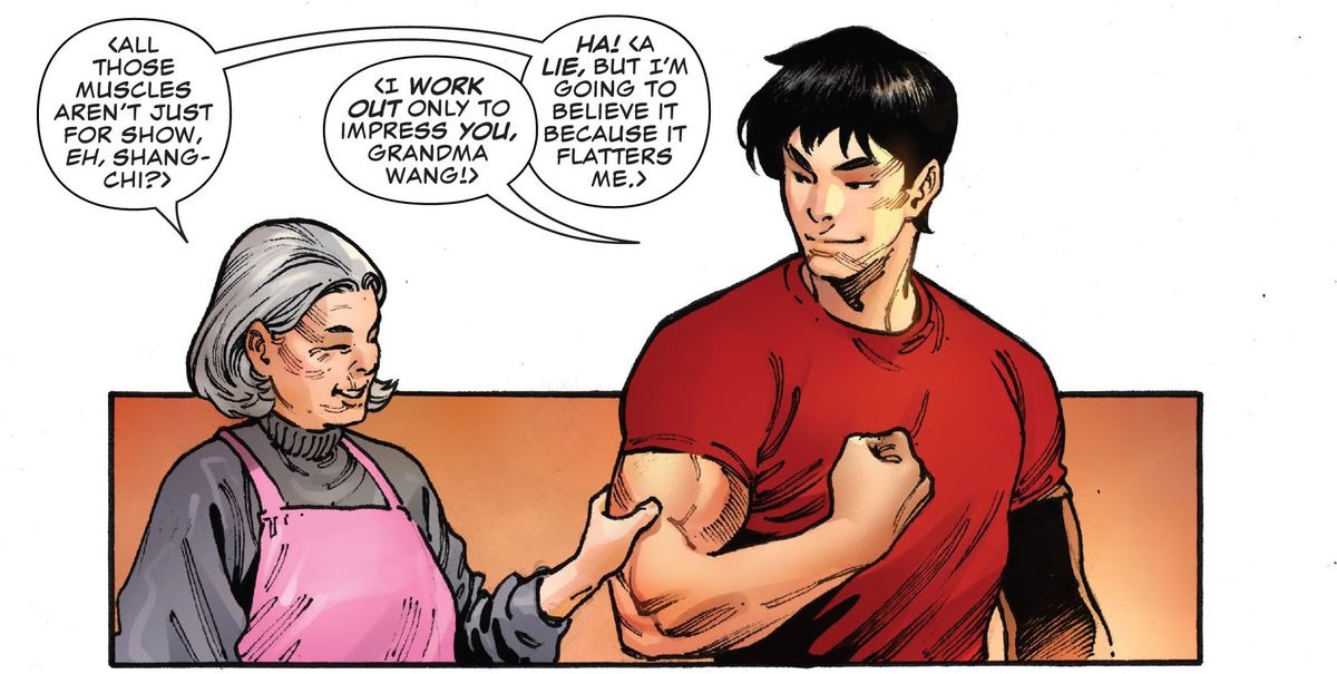 en kinesisk moster som komplimangerar shang-chis muskler i shang-ch # 1 från Marvel (2020)