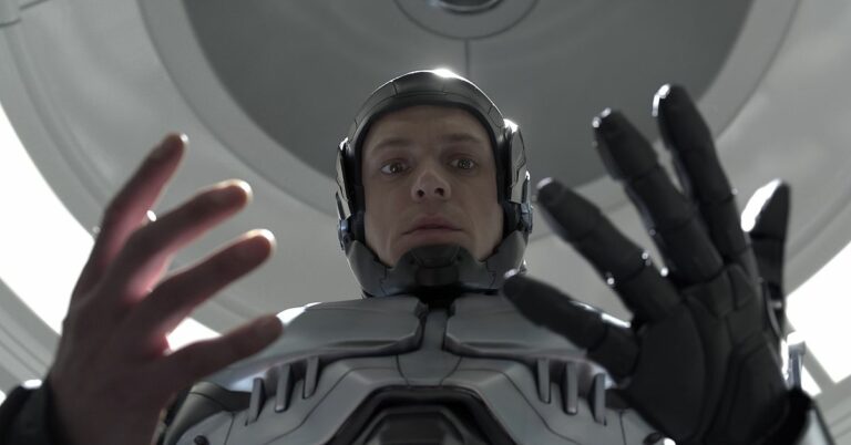 RoboCop och dess remake visar hur mycket våra framtidsvisioner har förändrats