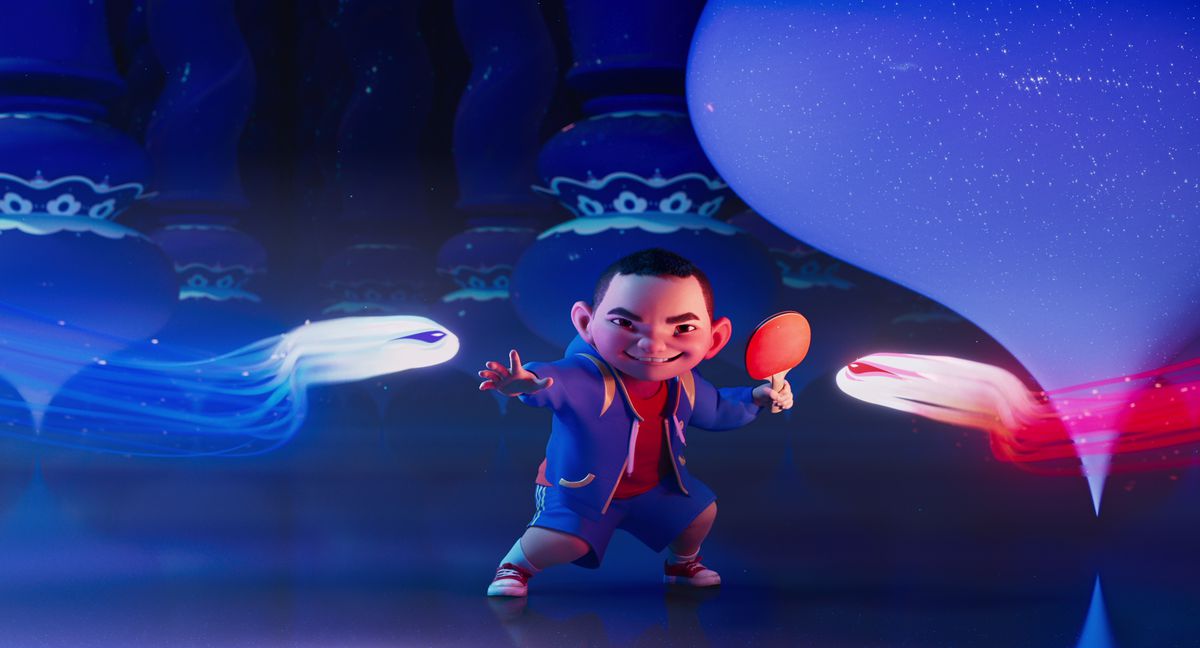 Hakan gliser och använder en bordtennisskovel (och ser ut som Dash i The Incredibles) när strimmor av ljus kommer att attackera honom i Over the Moon