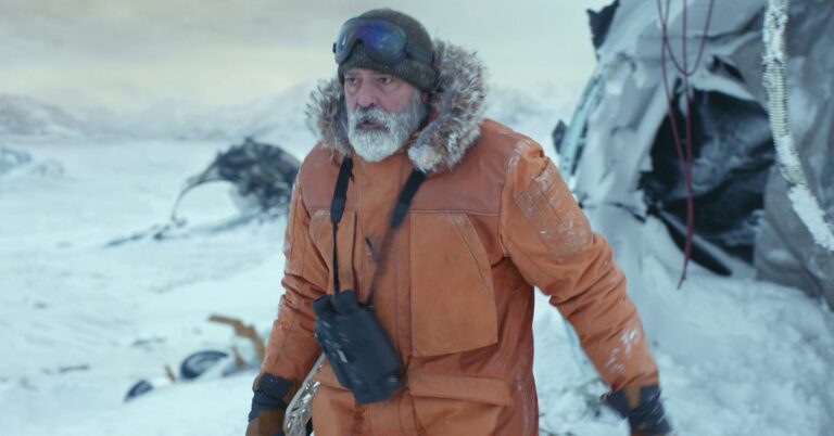 George Clooney tävlar för att rädda jordens rymdöverlevande i trailern för The Midnight Sky