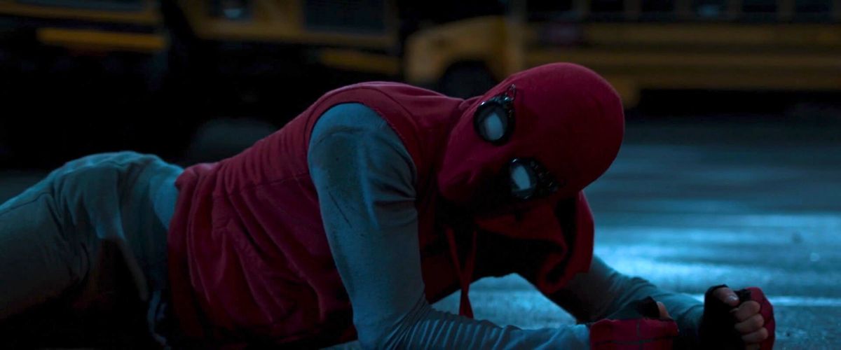 Peter Parker i sin första hemlagade Spider-Man-kostym i Spider-Man: Homecoming