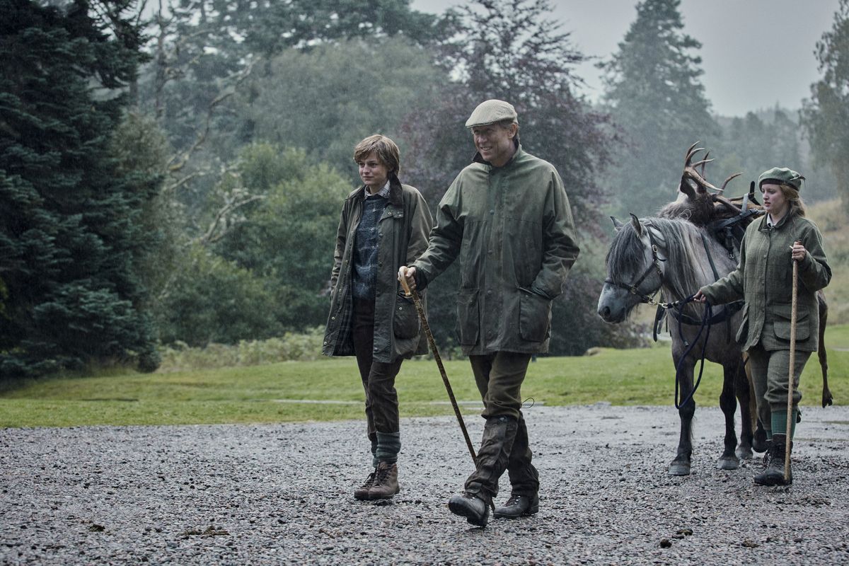 Diana och Philip går på grunderna till slottet Balmoral i The Crown