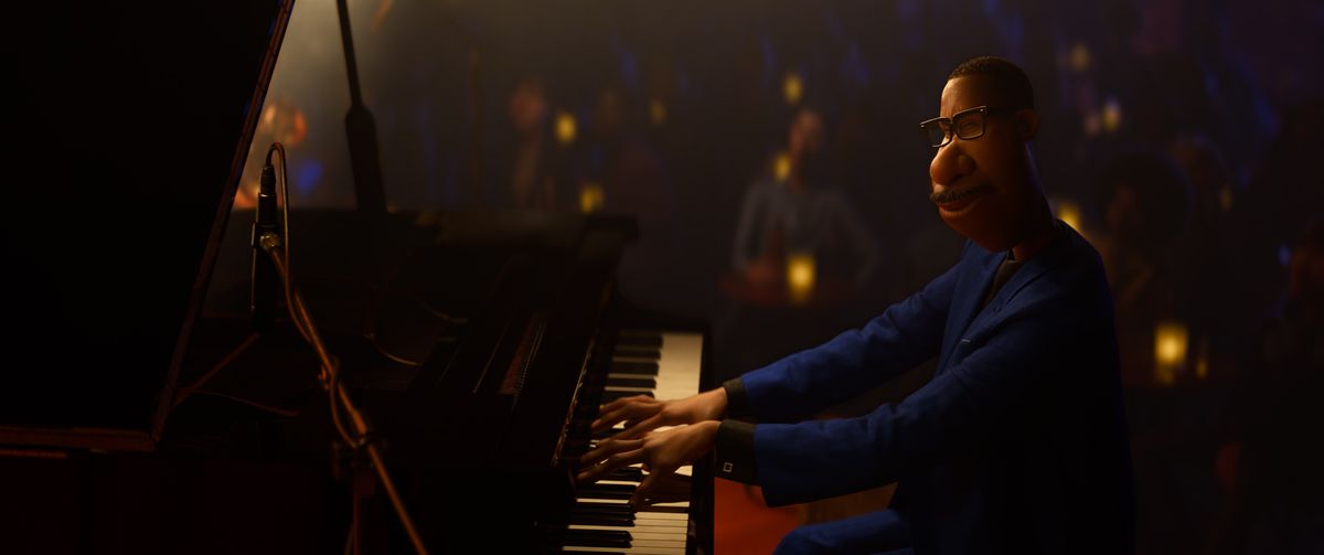 Joe Gardner spelar piano i pixars själ