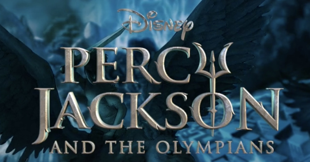 Rick Riordan lägger in teeny, liten smygtitt av Percy Jackson titelkort