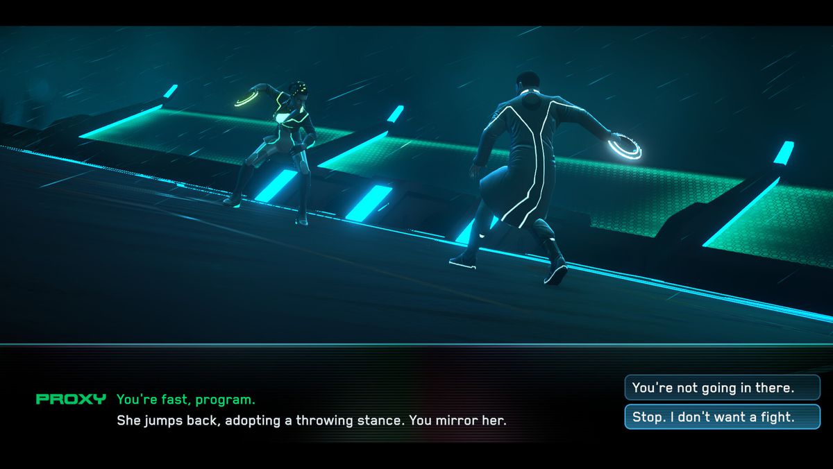 En skärmdump från Tron: Identity, med Proxy och Query vända mot varandra i en light-disc-duell.