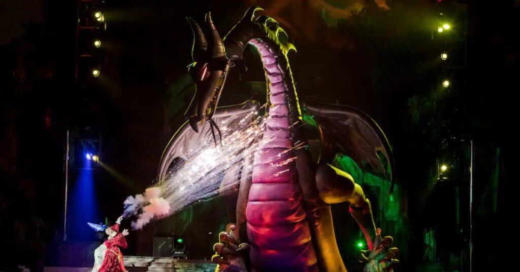 Disneylands Maleficent-drake slocknade i lågor efter att Fantasmic-showen gick fel