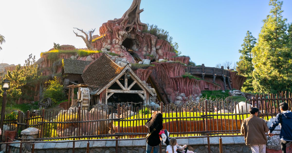 Disneylands Splash Mountain stänger också, med ett sista datum i maj