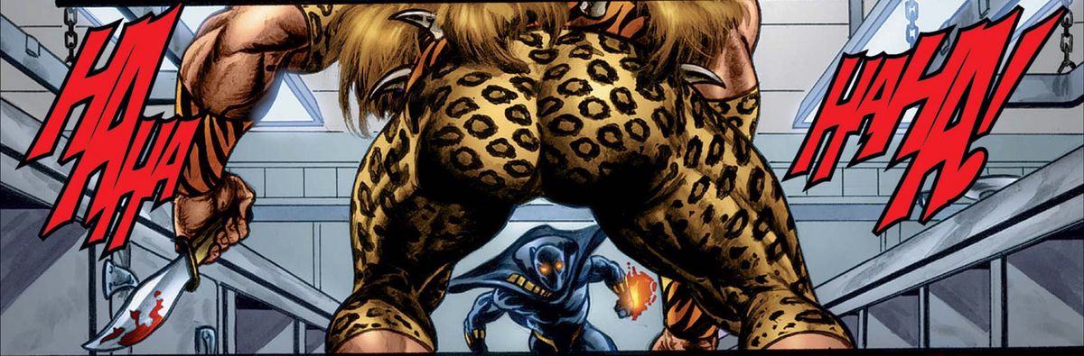 Sett bakifrån hukar Kraven och skrattar med en blodig bowie-kniv i vänster hand.  Mellan hans ben kan vi se Black Panther.  Kraven har en pälsväst, djurrandiga handskar och väldigt, väldigt snäva leopardmönstrade byxor.  Hans rumpa ser ut som två förpackade basketbollar.  Från Black Panther #6 (1999). 