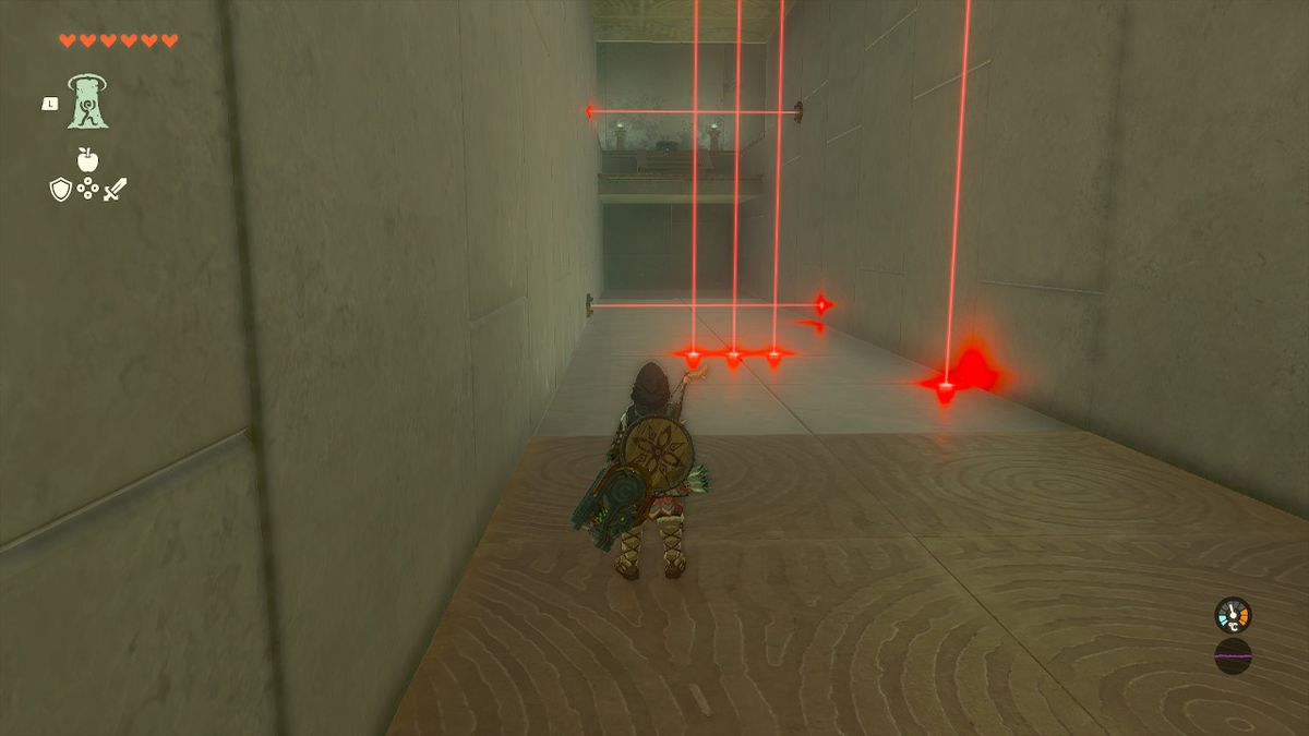 Link navigerar i en hall full av lasrar i Orochium Shrine i Zelda Tears of the Kingdom.