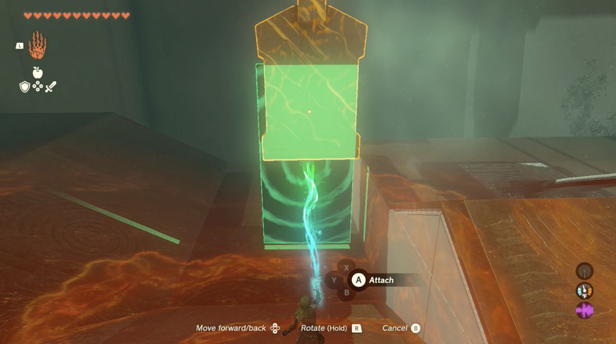 Link fäster en metallplåt på framsidan av en slapper i Utsushok Shrine i Zelda: Tears of the Kingdom