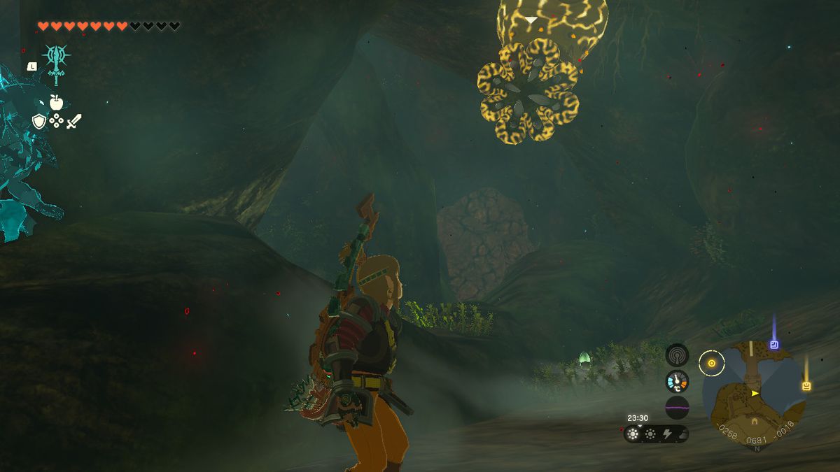 Link slåss mot en Like Like i en tunnel i Zelda Tears of the Kingdom.