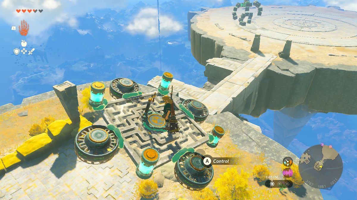 Link flies an aerial contraption above a sky island in Zelda Tears of the Kingdom.