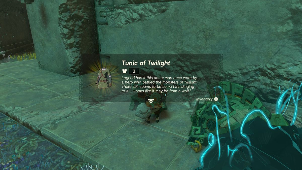 Link öppnar en kista som innehåller Twilight-tunikan i Zelda Tears of the Kingdom.