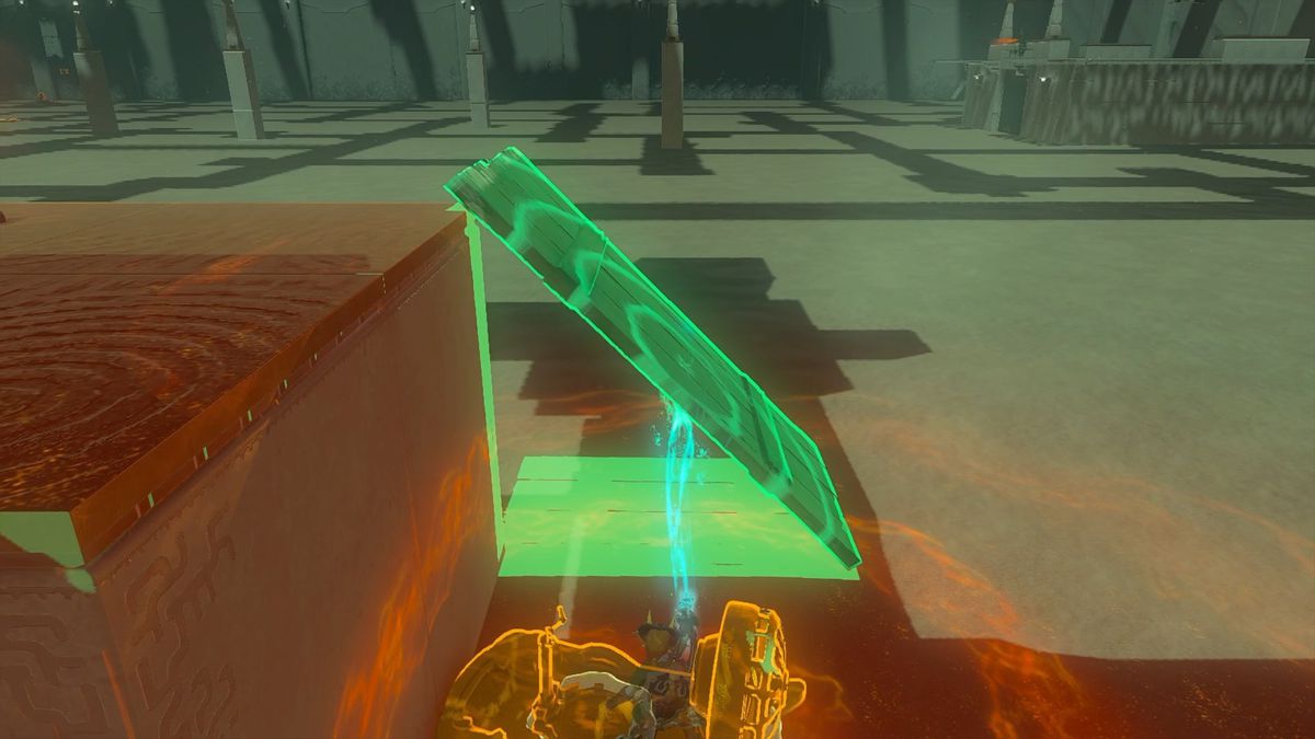 Länka med Ultrahand för att luta en träplanka mot en plattform i Kudanisar Shrine i The Legend of Zelda: Tears of the Kingdom.