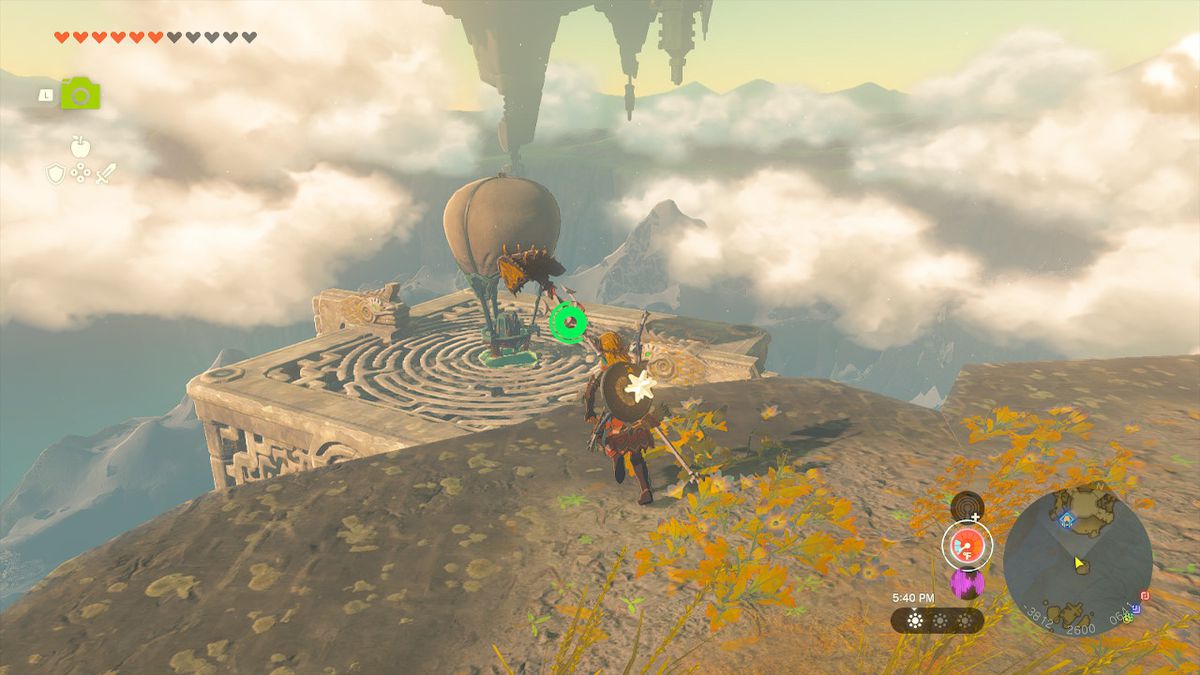 Link heads toward an air balloon to keep traversing the islands in the archipelago in Zelda: Tears of the Kingdom