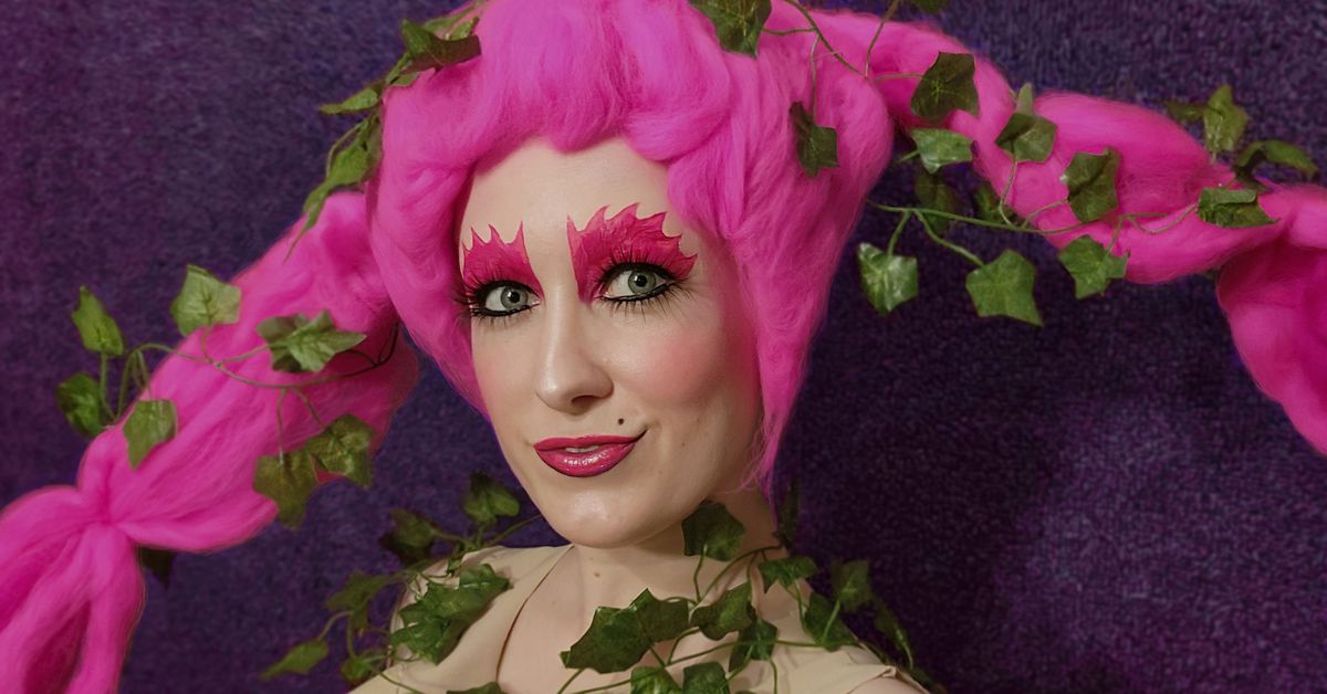 Transform yourself into a Great Fairy from Zelda: Ocarina of Time