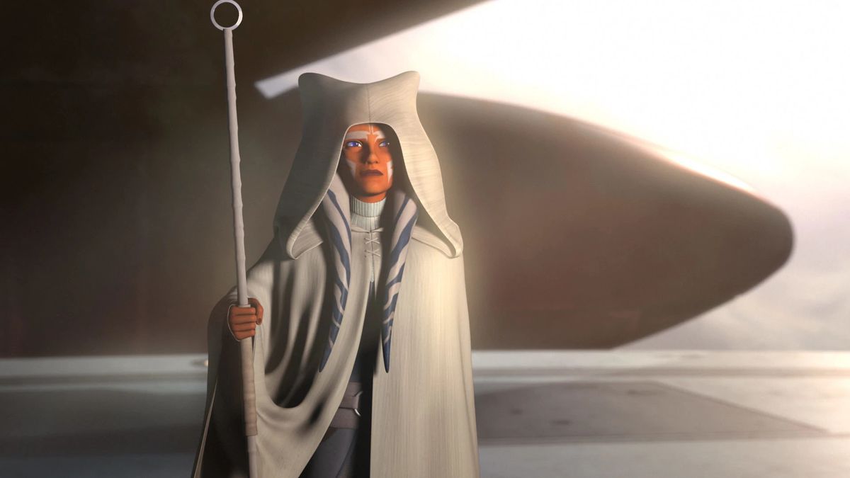 Ahsoka Tano i en vit mantel, med en vit stav, i Star Wars Rebels