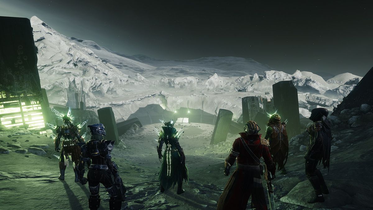 En grupp väktare förbereder sig för att gå ner i Hellmouth i Destiny 2:s Crota's End-raid