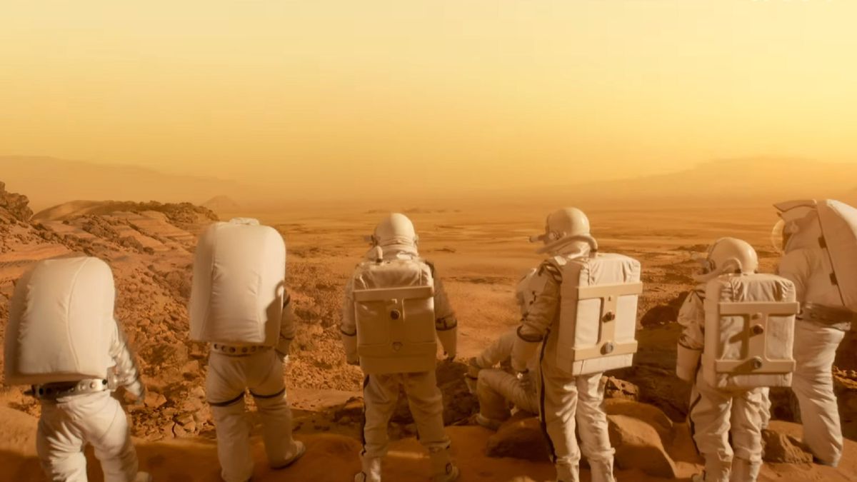 Astronauter som stirrar ut mot ytan av mars i For All Mankind.