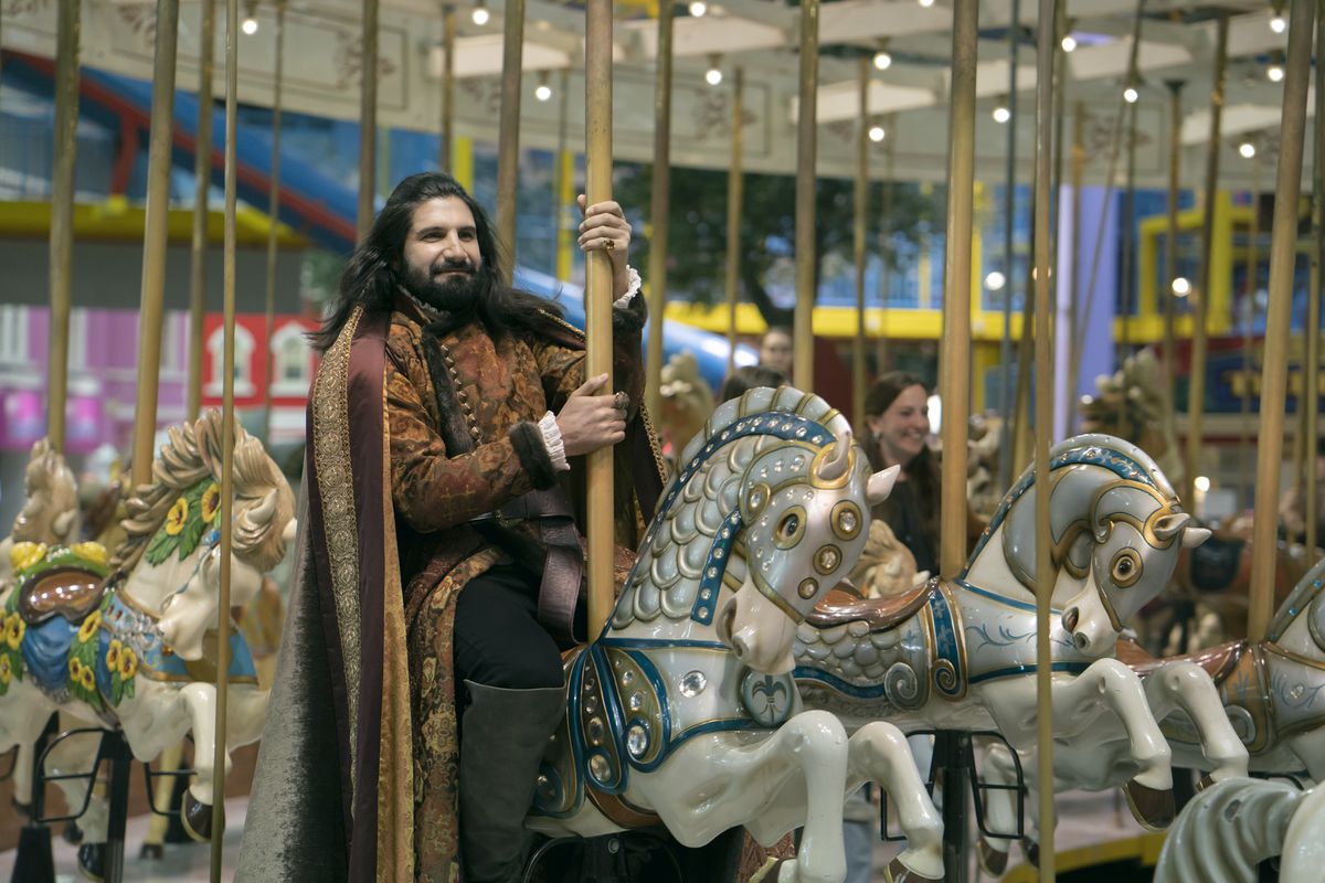 Nandor the Relentless åker merry-go-round i What We Do in the Shadows säsong 5