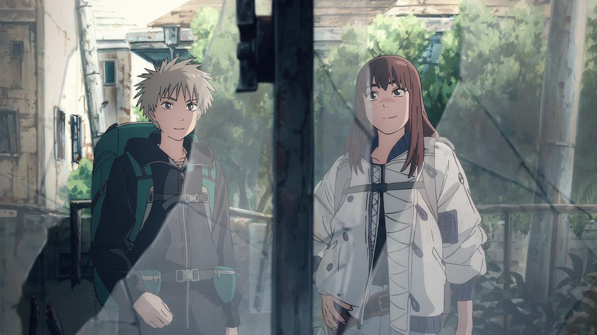 (LR) Maru och Kiruko stirrar på en krossad glasdörr i Heavenly Delusion.