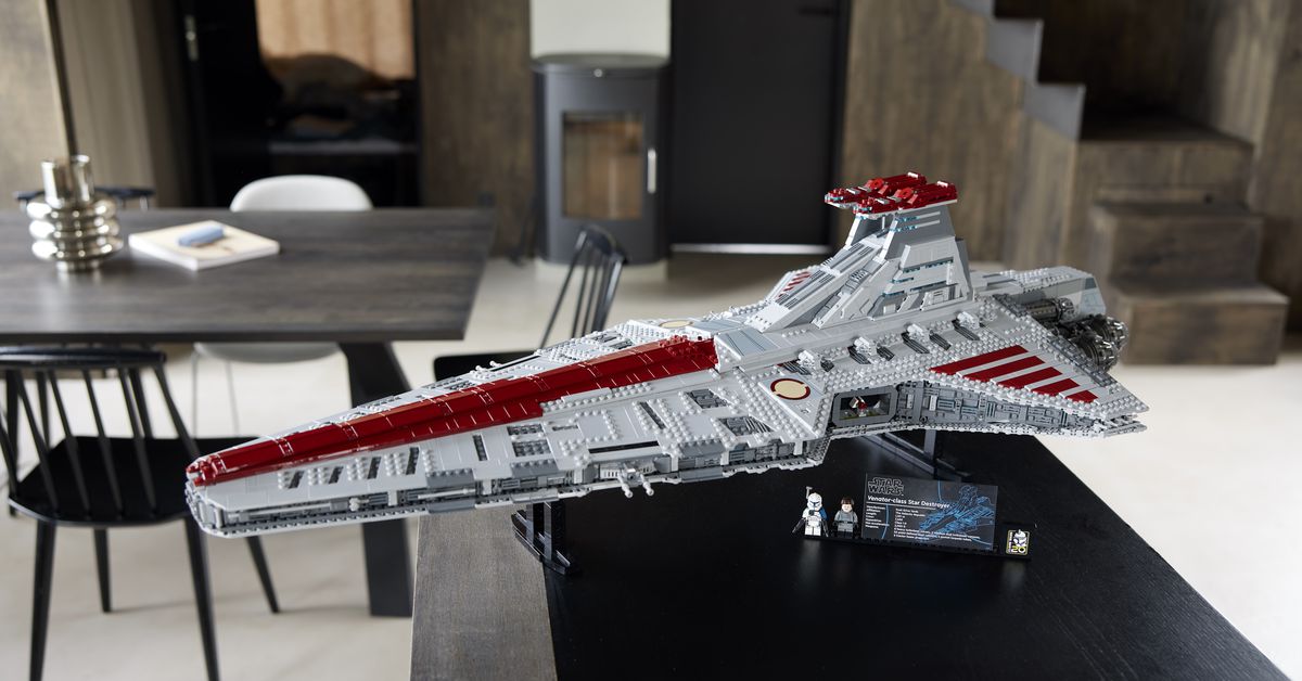 Lego Venator Attack Cruiser landar den 4 oktober