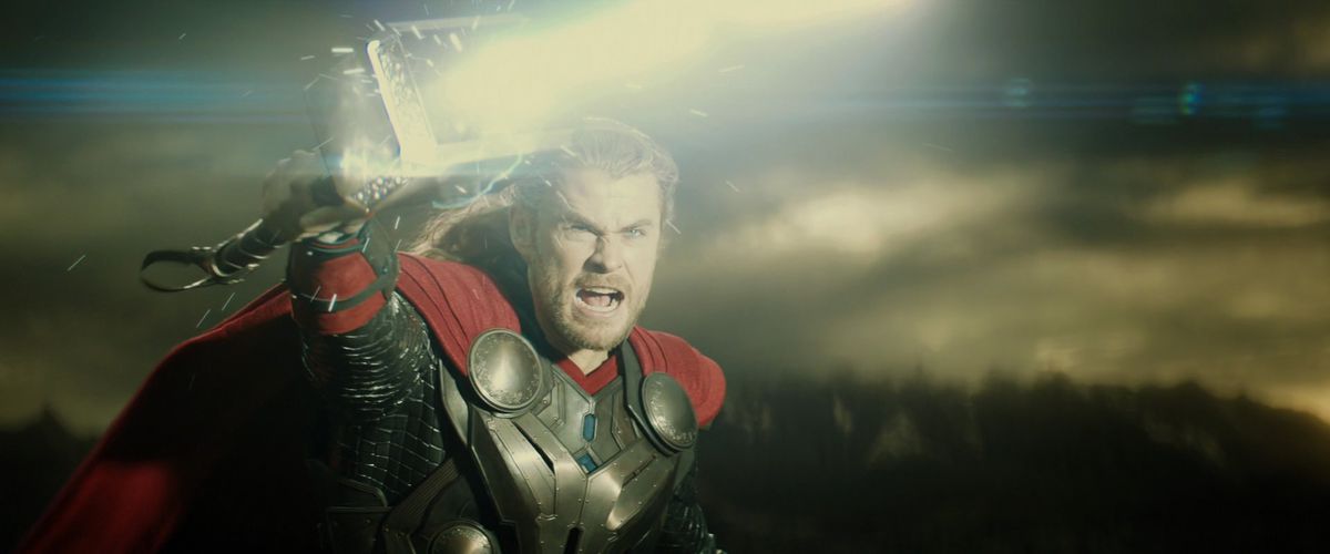 thor shoots frickin lightning out of his hammer in thor 2 the dark world