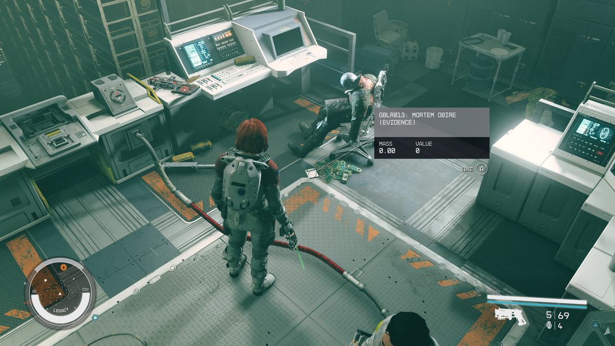 A Crimson Fleet member stares at evidence next to a body during the Burden of Proof mission in Starfield.